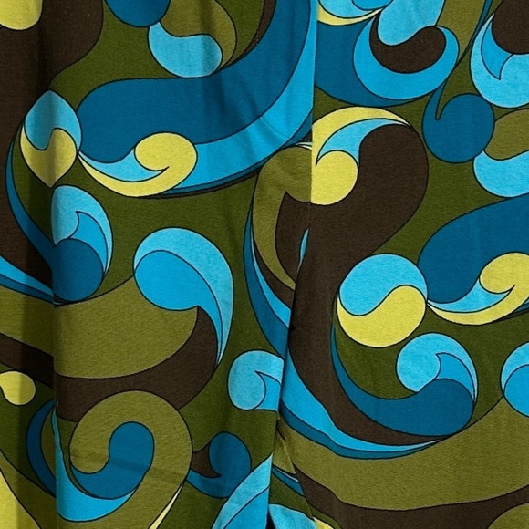 Talbots size 14 capris, bold swirl print, cotton blend, stretch, 60s vibe - Picture 2 of 10